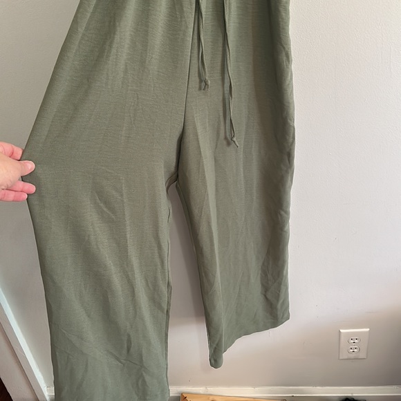 Inspired hearts olive green jumpsuit size medium - Picture 3 of 5